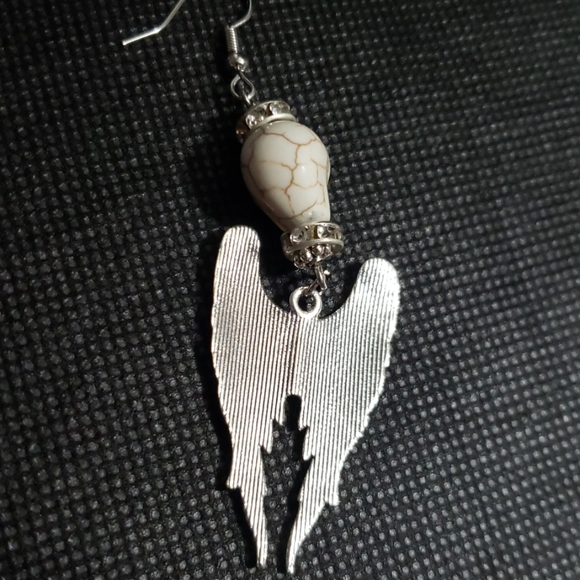π NWOT Skull Angel wings earrings 1 pair - Picture 5 of 5